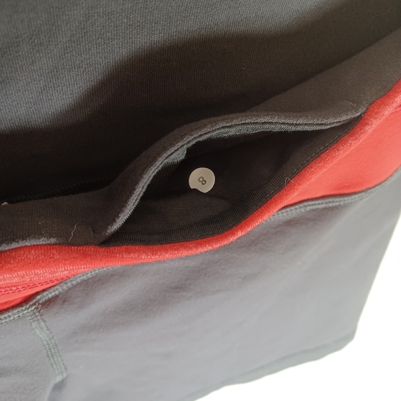 Lululemon Sz 8 Reversible 4" Shorts - Picture 3 of 3